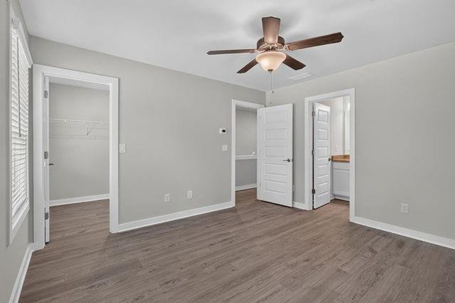 Spacious, unfurnished interior of a new home in , Fayetteville (Image 13).