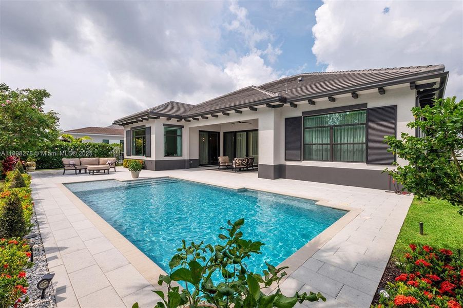 Exterior details and patio area of a home in , Palm Beach Gardens (Image 2).