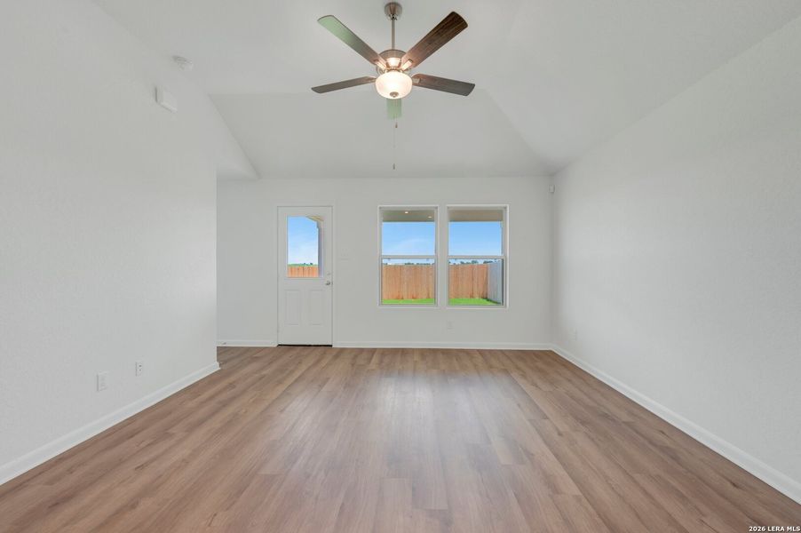 Spacious, unfurnished interior of a new home in Meadows at Clear Springs, New Braunfels (Image 20). Spacious, unfurnished interior of a new home in Meadows at Clear Springs, New Braunfels (Image 20).