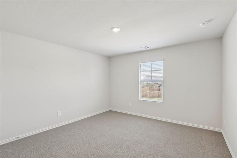 Spacious, unfurnished interior of a new home in Windmore, Princeton (Image 22).