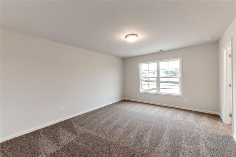 Spacious, unfurnished interior of a new home in , Calhoun (Image 19).