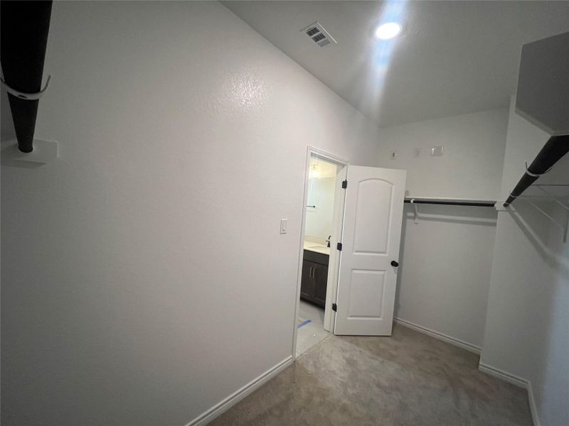 Spacious, unfurnished interior of a new home in Lariat, Liberty Hill (Image 18).