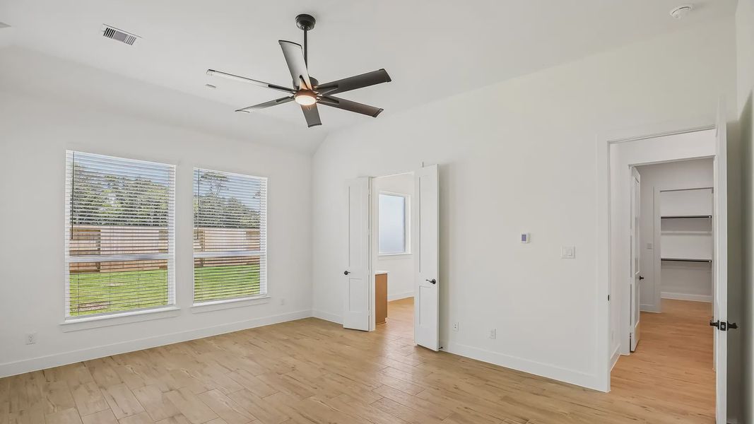 Spacious, unfurnished interior of a new home in Riceland 60',65',70', Mont Belvieu (Image 46).