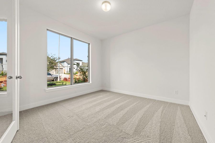 Spacious, unfurnished interior of a new home in Grand Central Park – 50', Conroe (Image 15). Spacious, unfurnished interior of a new home in Grand Central Park – 50', Conroe (Image 15).