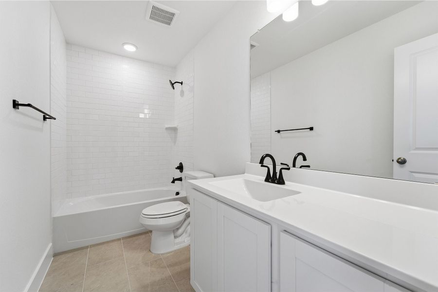 Furnished interior view inside a new home in Sagebrook, Argyle (Image 14). Furnished interior view inside a new home in Sagebrook, Argyle (Image 14).
