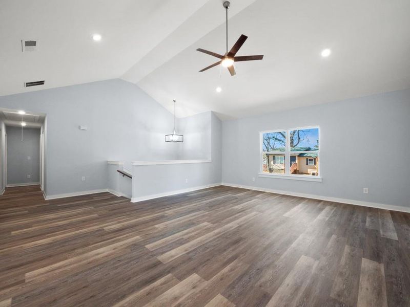 Spacious, unfurnished interior of a new home in , Gainesville (Image 24).