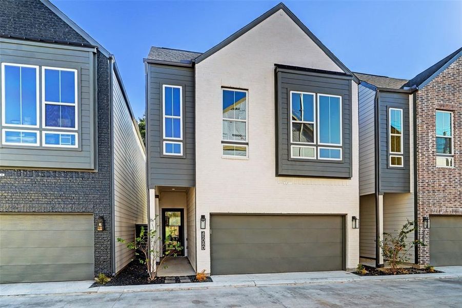 Image 4 of a home in .