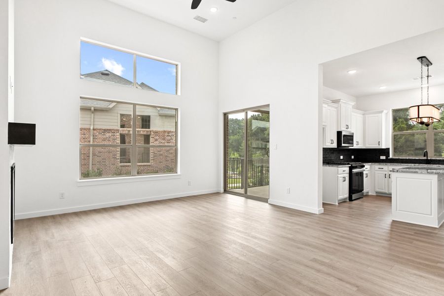 Spacious, unfurnished interior of a new home in Cottonwood Creek, Rowlett (Image 23). Spacious, unfurnished interior of a new home in Cottonwood Creek, Rowlett (Image 23).