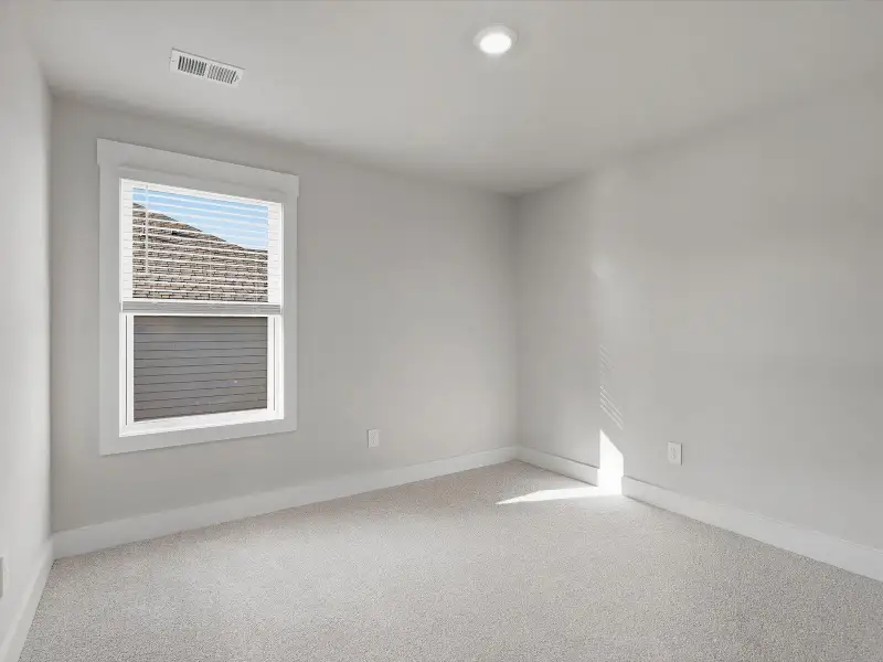 Spacious, unfurnished interior of a new home in Ashby Woods, Boiling Springs (Image 17).