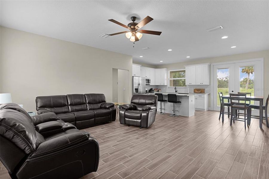 Furnished interior view inside a new home in , Ocala (Image 31).
