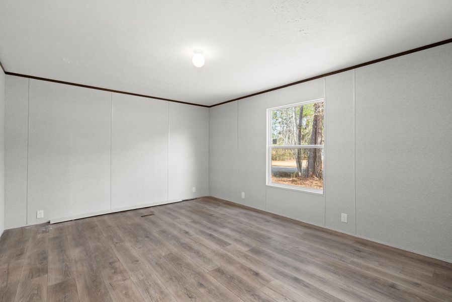 Spacious, unfurnished interior of a new home in , Summerville (Image 9).