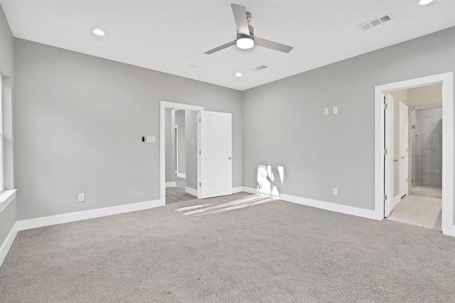 Spacious, unfurnished interior of a new home in , Dallas (Image 19).