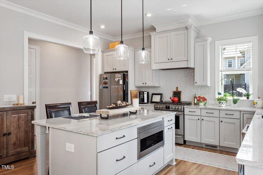 18-1017 Whitehall Cir [2489656]_18