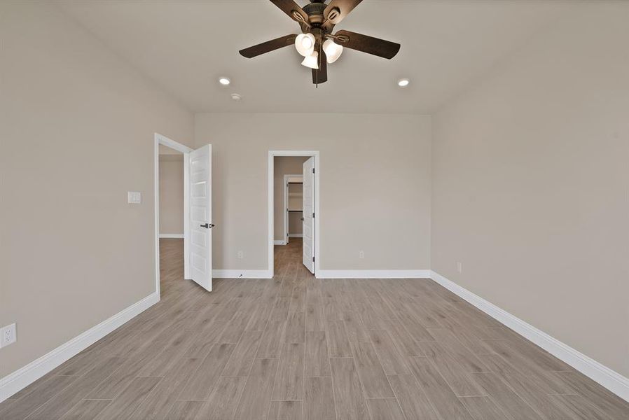 Spacious, unfurnished interior of a new home in , Granbury (Image 26). Spacious, unfurnished interior of a new home in , Granbury (Image 26).