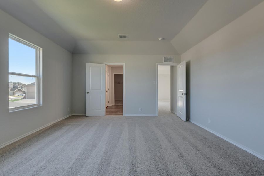 Representative unfurnished interior of a home built from the Alexis by Ashton Woods in Hennersby Hollow, San Antonio (Image 11).