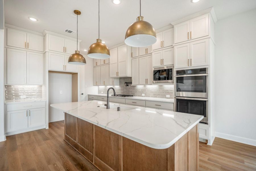 Furnished interior view inside a new home in Jordan Ranch 70' Lots, Fulshear (Image 4). Furnished interior view inside a new home in Jordan Ranch 70' Lots, Fulshear (Image 4).