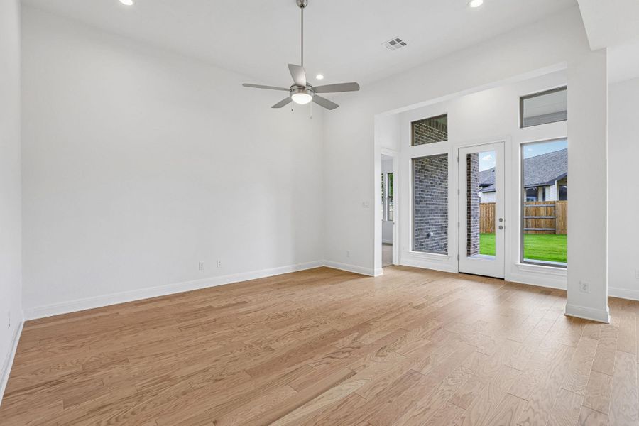 Spacious, unfurnished interior of a new home in 6 Creeks, Kyle (Image 28). Spacious, unfurnished interior of a new home in 6 Creeks, Kyle (Image 28).