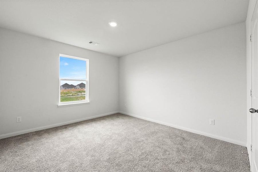 Spacious, unfurnished interior of a new home in Retreat at Fossil Creek, Fort Worth (Image 9).