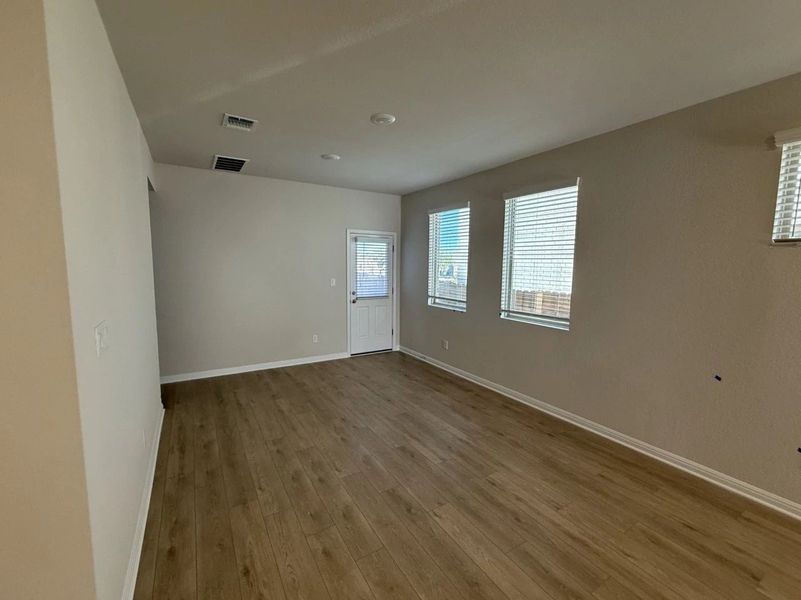 Spacious, unfurnished interior of a new home in The Cottages at La Cima, San Marcos (Image 14).