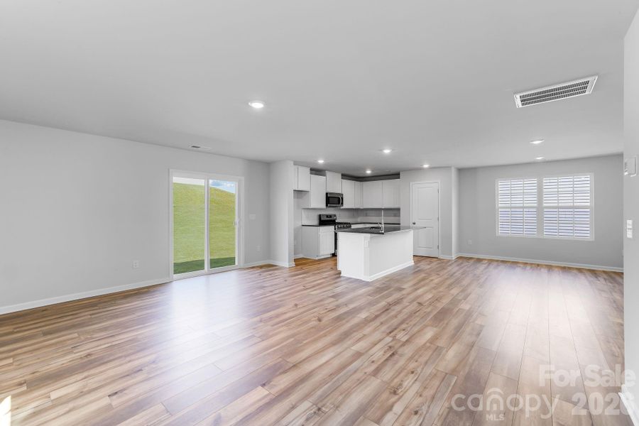 Spacious, unfurnished interior of a new home in Cleveland Hill, Shelby (Image 28).