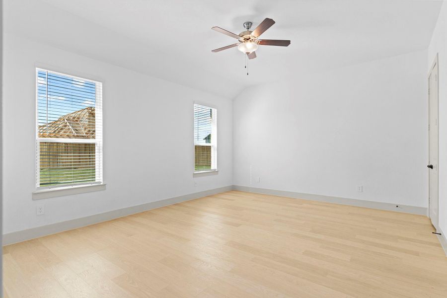 Spacious, unfurnished interior of a new home in Westland Ranch 60' Homesites, League City (Image 15).