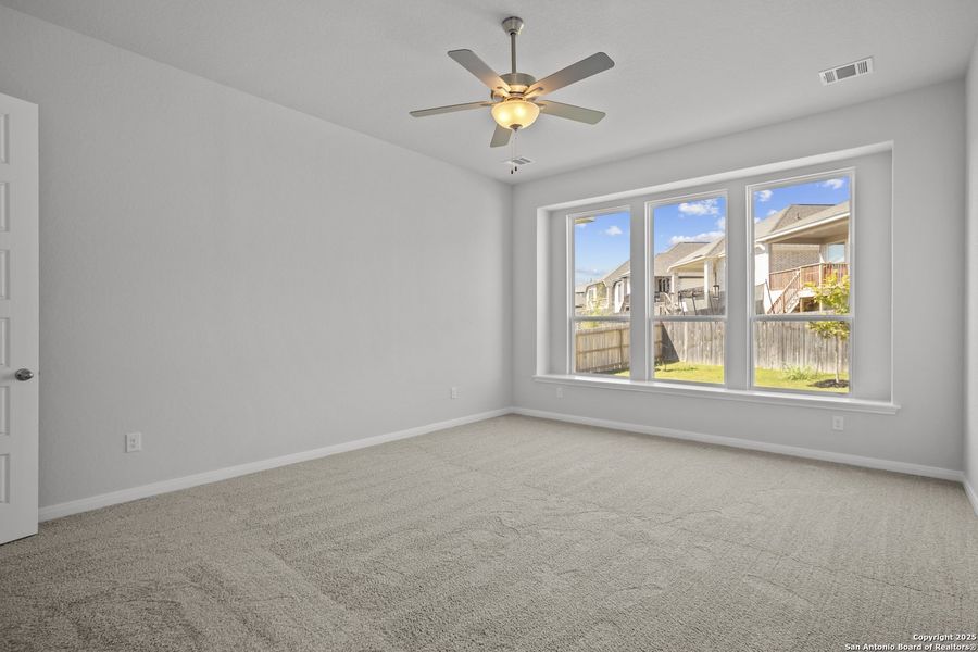 Spacious, unfurnished interior of a new home in Ladera, San Antonio (Image 16). Spacious, unfurnished interior of a new home in Ladera, San Antonio (Image 16).