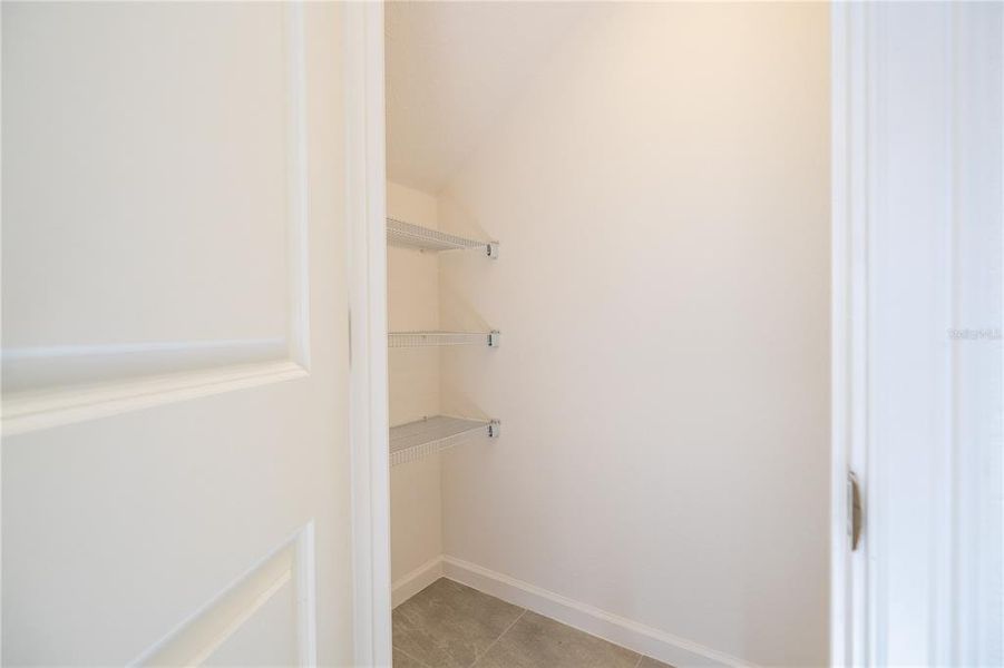 Spacious, unfurnished interior of a new home in , Orlando (Image 44).