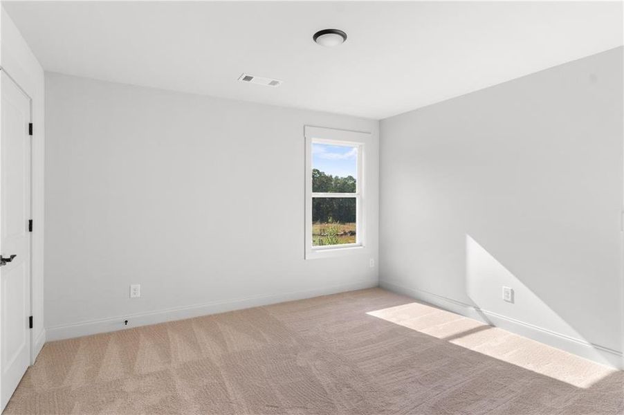 Spacious, unfurnished interior of a new home in , Greensboro (Image 20).