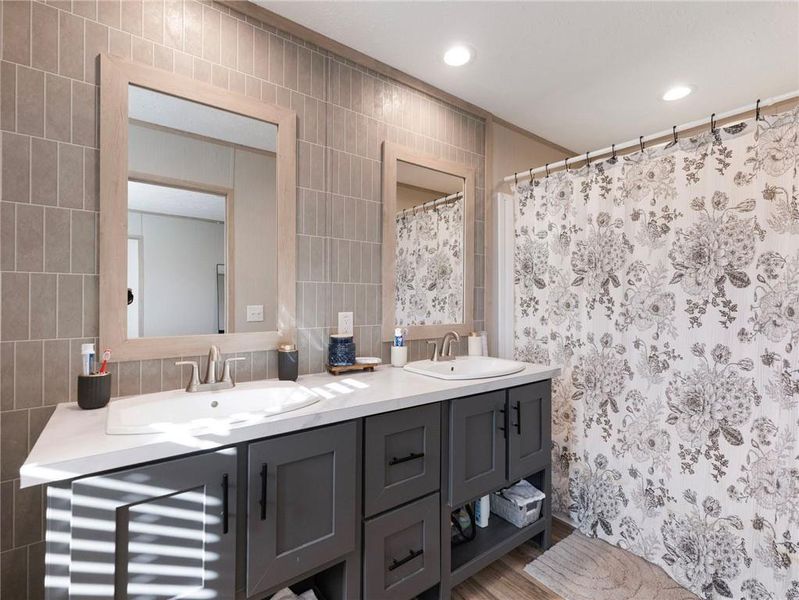 Furnished interior view inside a new home in , Danielsville (Image 8).