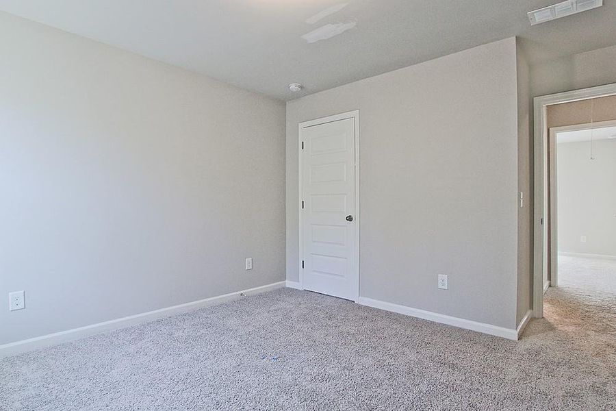 Spacious, unfurnished interior of a new home in , Crawford (Image 32).