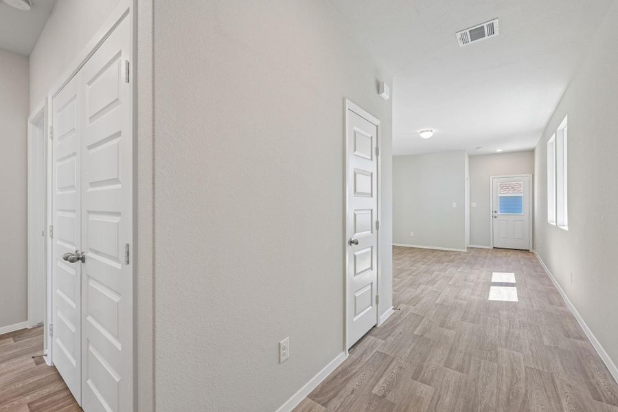 Spacious, unfurnished interior of a new home in Harvest Ridge, Elgin (Image 10). Spacious, unfurnished interior of a new home in Harvest Ridge, Elgin (Image 10).