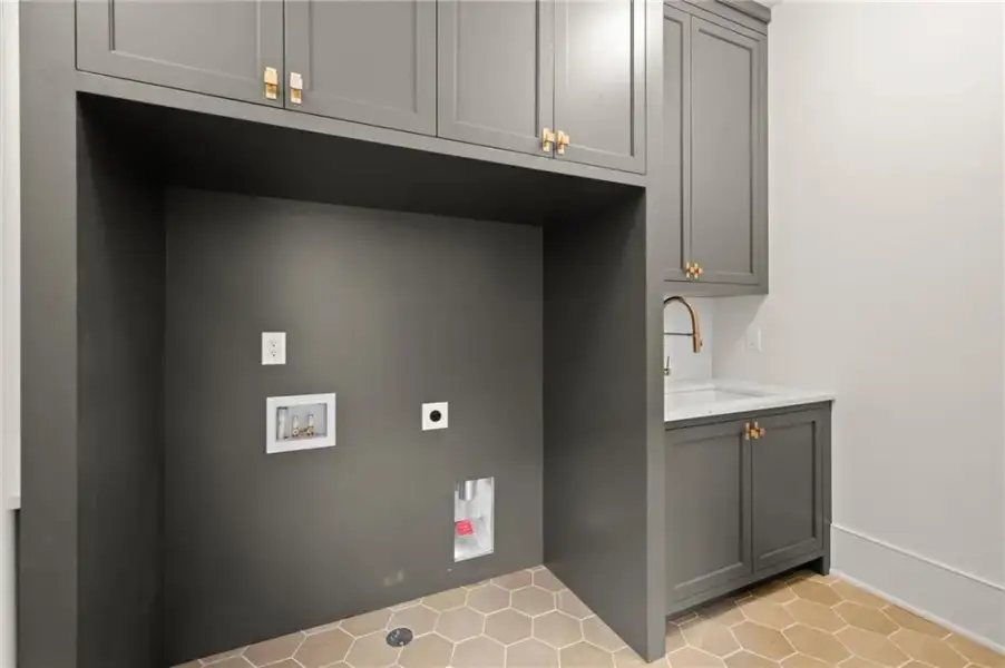Image 53 of a home in .