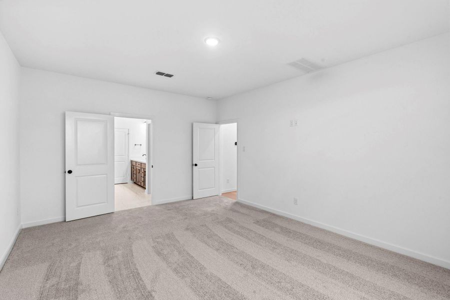 Spacious, unfurnished interior of a new home in Sienna 45', 50', Missouri City (Image 27).