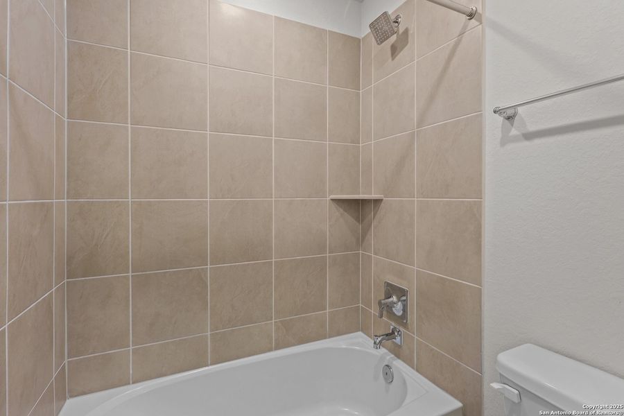 Close-up of interior finishes inside a home in Senna, Leon Valley (Image 13). Close-up of interior finishes inside a home in Senna, Leon Valley (Image 13).