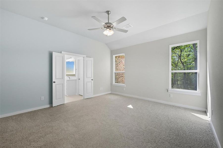 Spacious, unfurnished interior of a new home in Arbor Oaks, Boyd (Image 24).