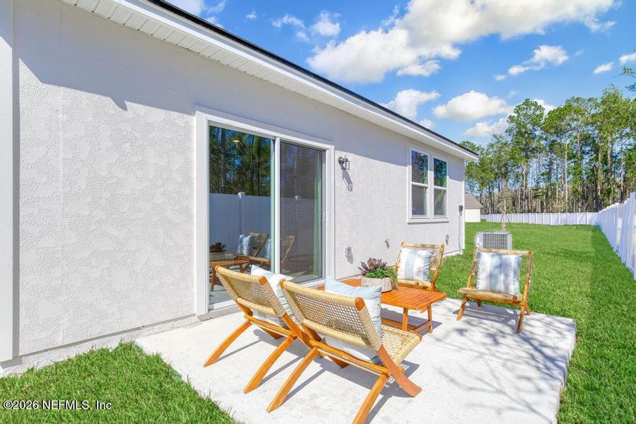 Exterior details and patio area of a home in , Jacksonville (Image 3).