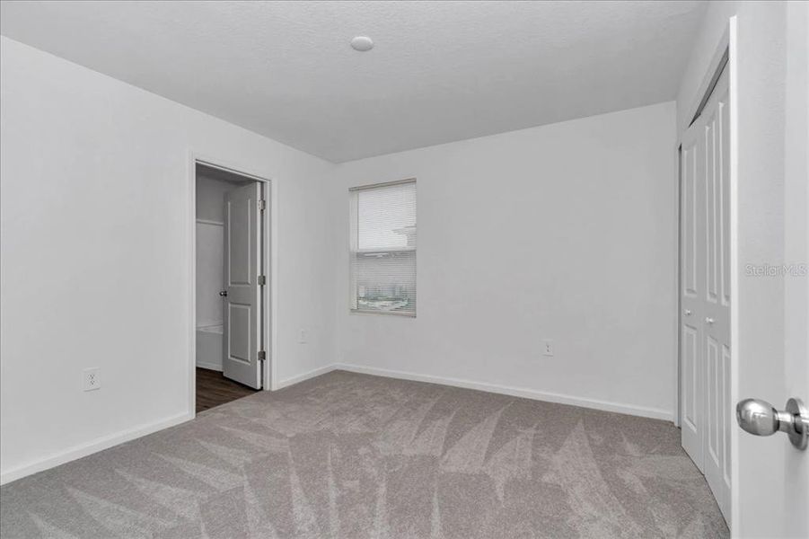 Spacious, unfurnished interior of a new home in , Ocala (Image 22).