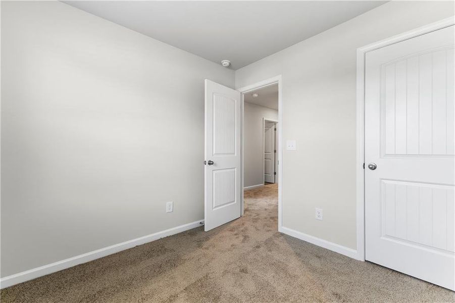 Spacious, unfurnished interior of a new home in The Grove At Mundy Mill, Gainesville (Image 27).
