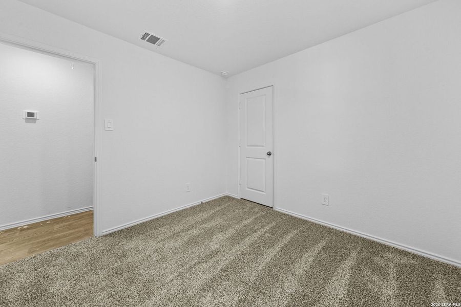 Spacious, unfurnished interior of a new home in Hickory Ridge, Elmendorf (Image 20).