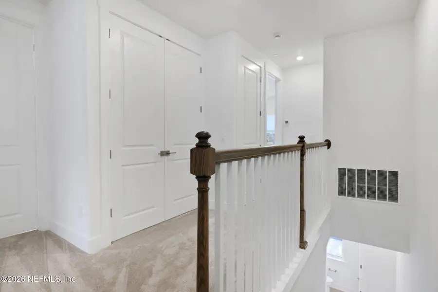 Spacious, unfurnished interior of a new home in , Jacksonville Beach (Image 27).