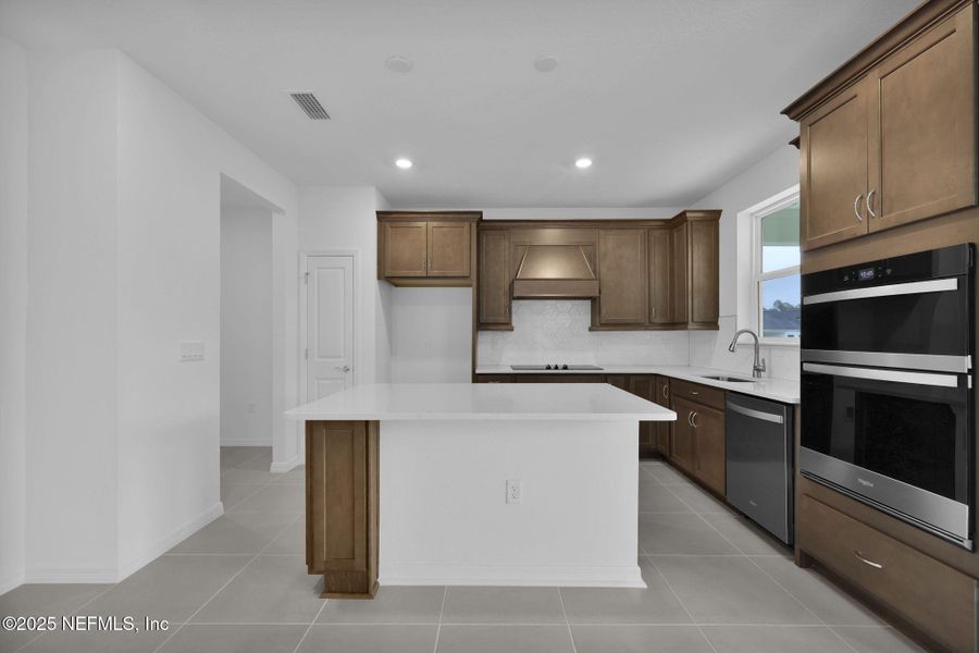 Furnished interior view inside a new home in Hyland Trail, Green Cove Springs (Image 6). Furnished interior view inside a new home in Hyland Trail, Green Cove Springs (Image 6).
