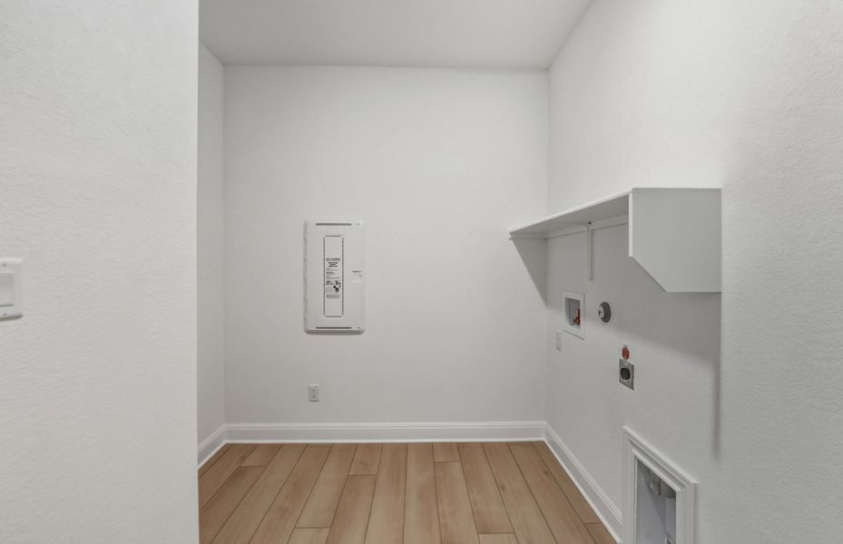 Spacious, unfurnished interior of a new home in Santa Rita Ranch, Liberty Hill (Image 33).