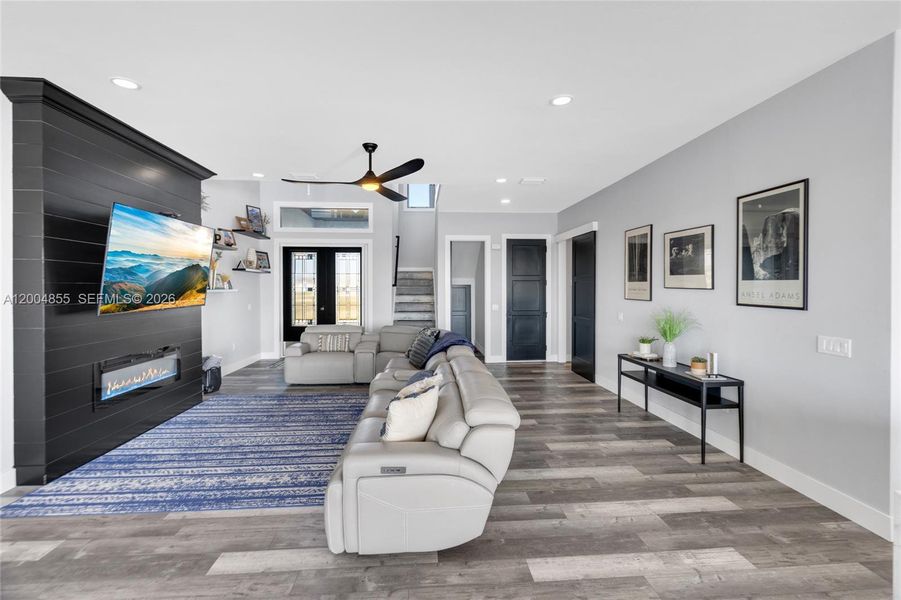 Furnished interior view inside a new home in , Cape Coral (Image 10).