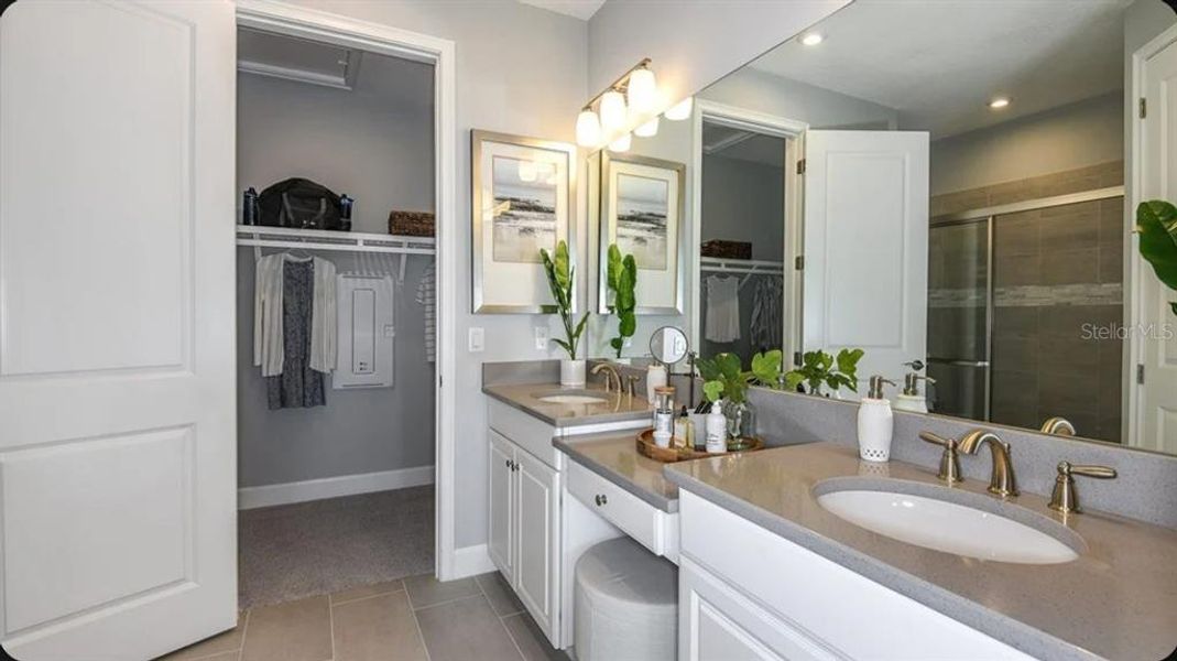 Furnished interior view inside a new home in Esplanade at Wellen Park, Englewood (Image 11). Furnished interior view inside a new home in Esplanade at Wellen Park, Englewood (Image 11).