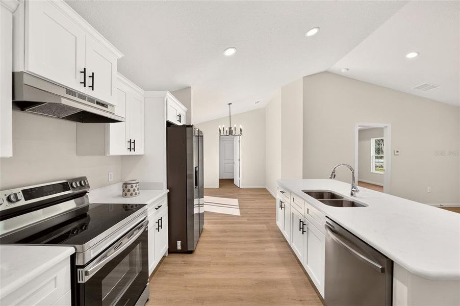 Furnished interior view inside a new home in , Ocklawaha (Image 5).