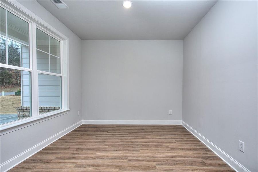 Spacious, unfurnished interior of a new home in , Homer (Image 27).