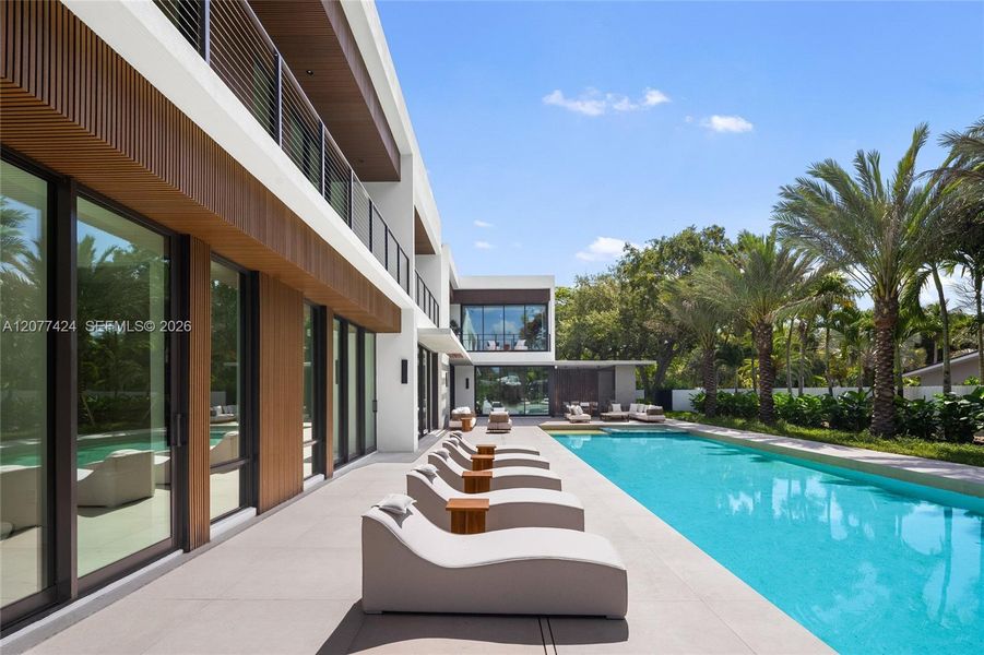 Condo located in Pinecrest, FL showcasing its design and architecture (Image 37). Condo located in Pinecrest, FL showcasing its design and architecture (Image 37).