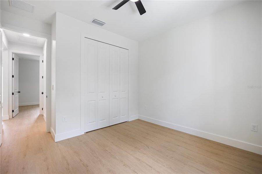 Spacious, unfurnished interior of a new home in , Port Charlotte (Image 27).