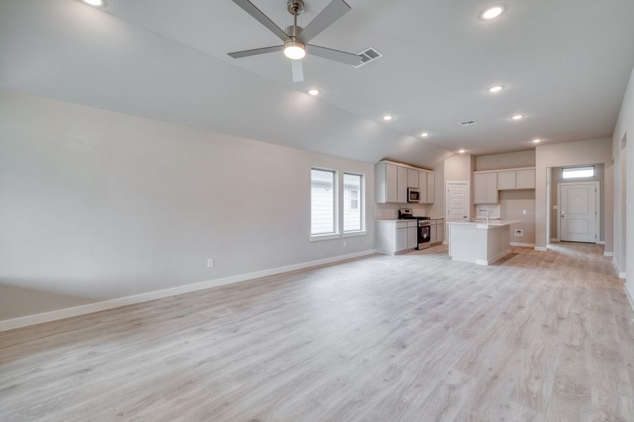 Spacious, unfurnished interior of a new home in Prairie Winds, Hutto (Image 15). Spacious, unfurnished interior of a new home in Prairie Winds, Hutto (Image 15).