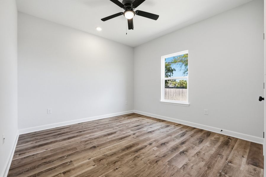 Spacious, unfurnished interior of a new home in Barton's Bend, Crestview (Image 49).